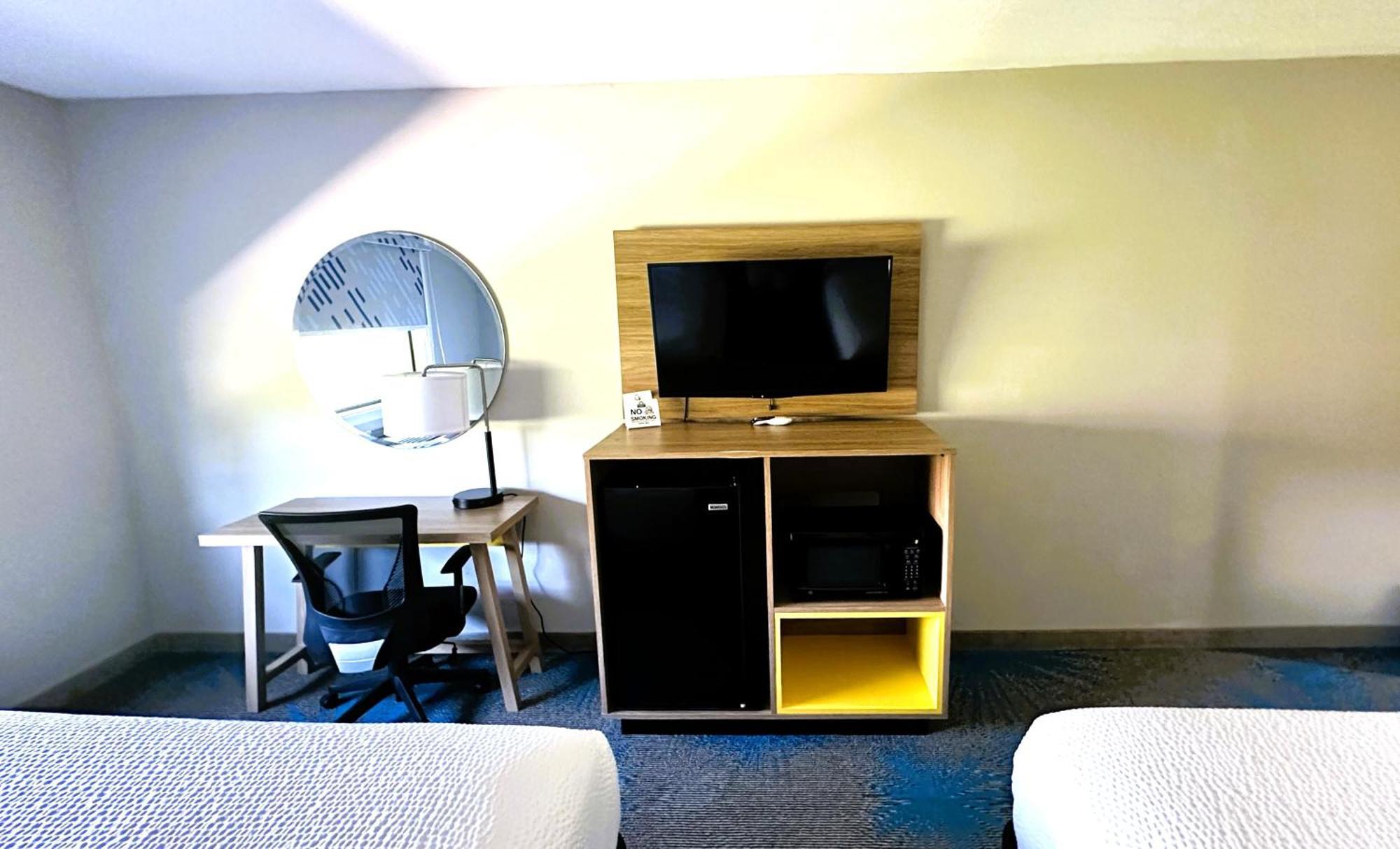 Days Inn & Suites By Wyndham Wynne Eksteriør bilde