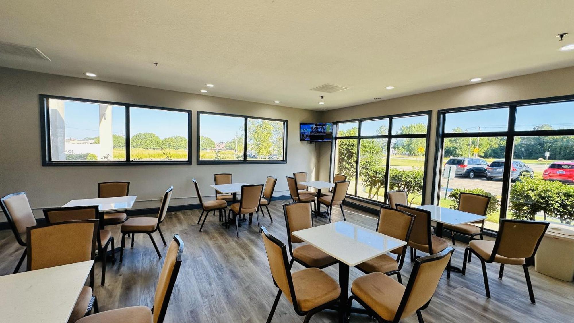 Days Inn & Suites By Wyndham Wynne Eksteriør bilde