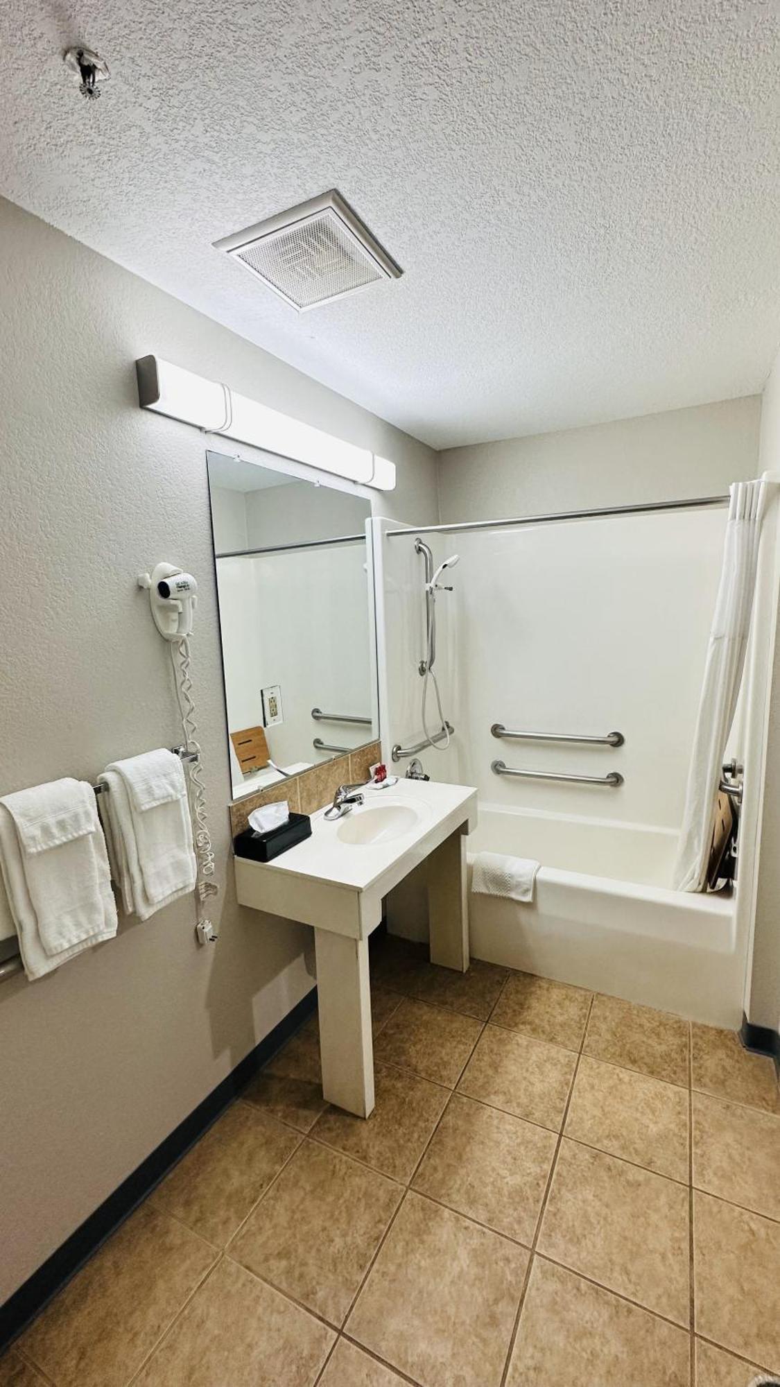 Days Inn & Suites By Wyndham Wynne Rom bilde
