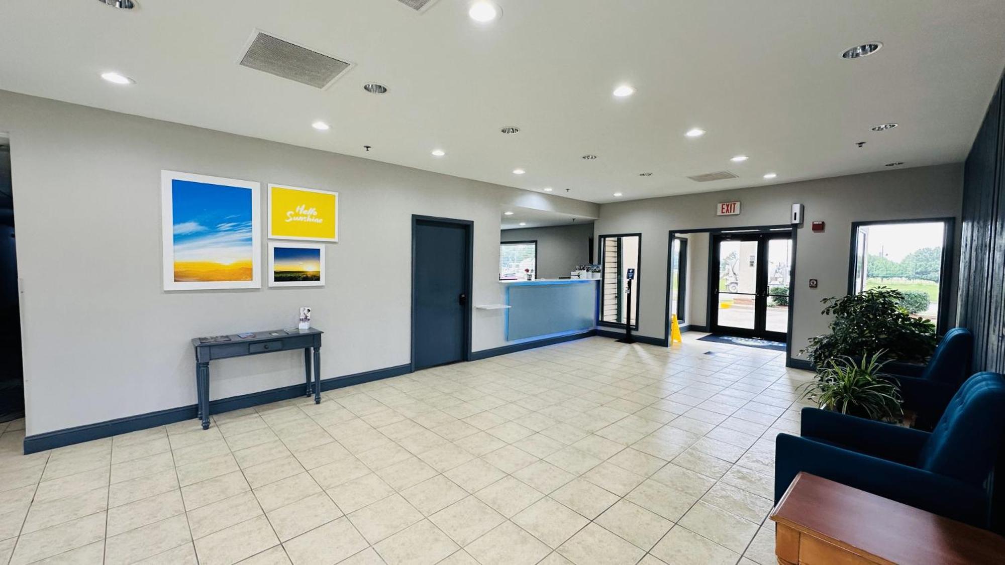 Days Inn & Suites By Wyndham Wynne Eksteriør bilde