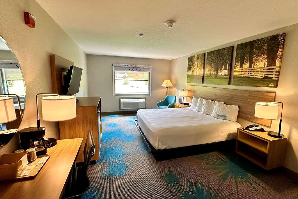 Days Inn & Suites By Wyndham Wynne Rom bilde